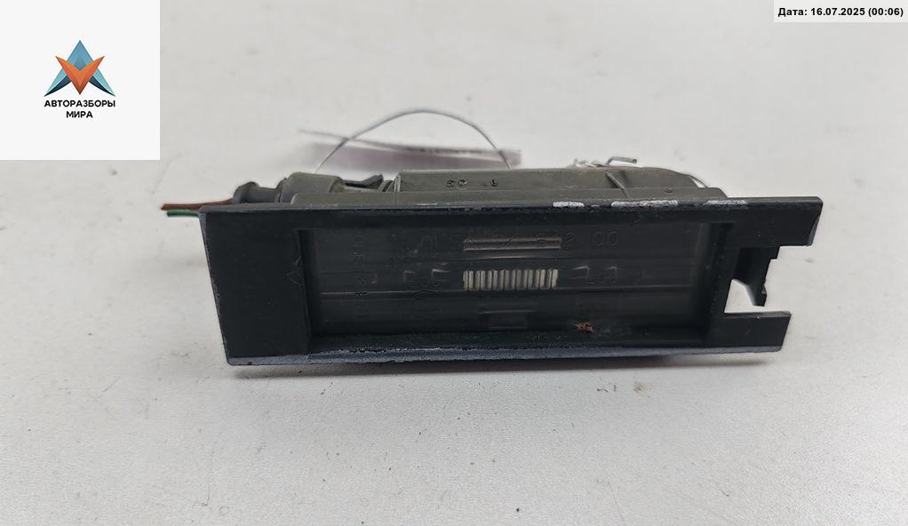 подсветка номера Opel Vectra C 2003, 2.2 л., бензин, МКПП, серый, хетчбэк 5 дв., 13139990 - фото №1