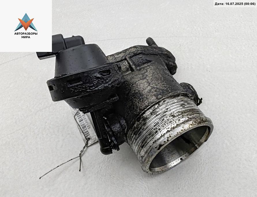 заслонка дроссельная Audi A4 B6 2002, 2.5 л., дизель, АКПП, серый, универсал, 8E0145950C - фото №1