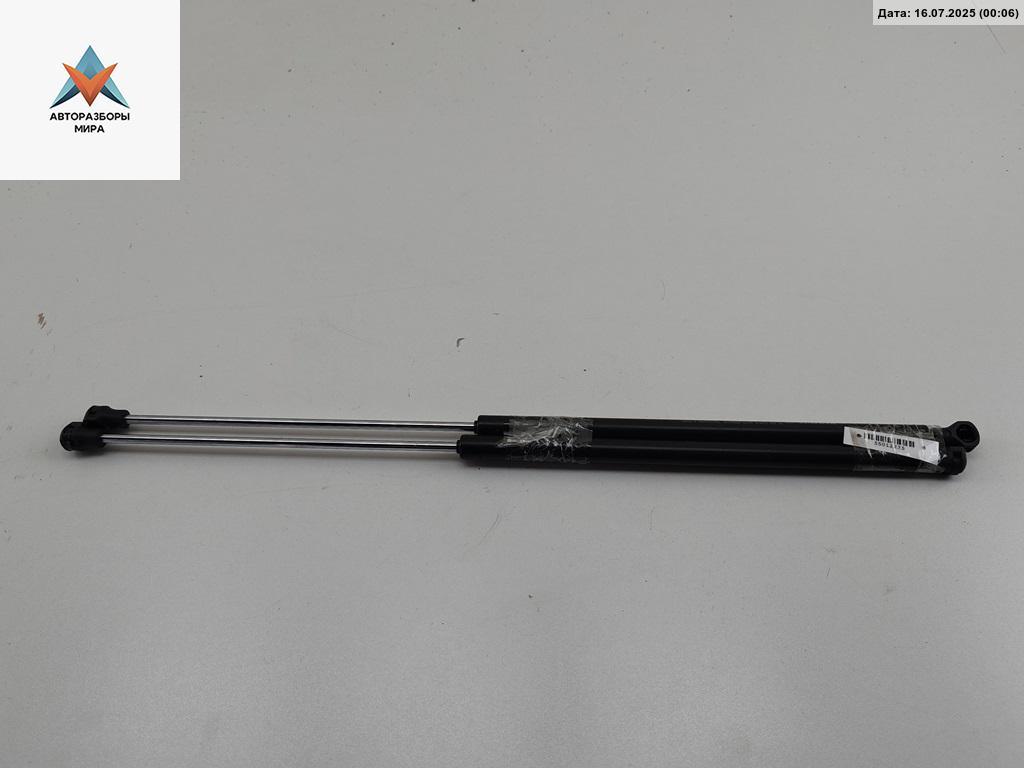 амортизатор стекла багажника Renault Laguna 2 поколение 2001, 1.8 л., бензин, АКПП, серый, универсал, 8200000896 - фото №1