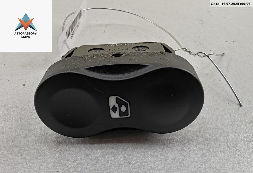 кнопка стеклоподъемника переднего правого Dacia (Renault) Sandero I 2009, 1.2 л., бензин, МКПП, красный, хетчбэк 5 дв., 602227 - фото №1