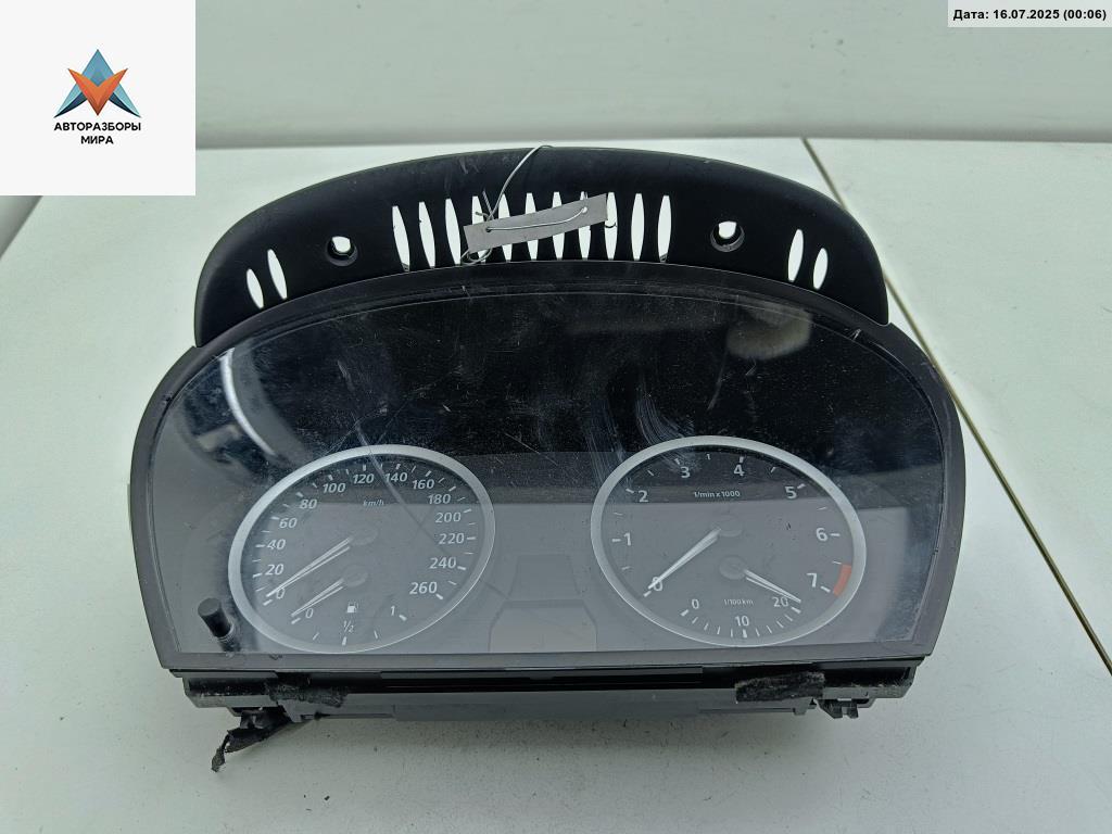 приборная панель BMW 5 серия E60/E61 2004, 2.2 л., бензин, МКПП, чёрный, седан, 6947355 - фото №1