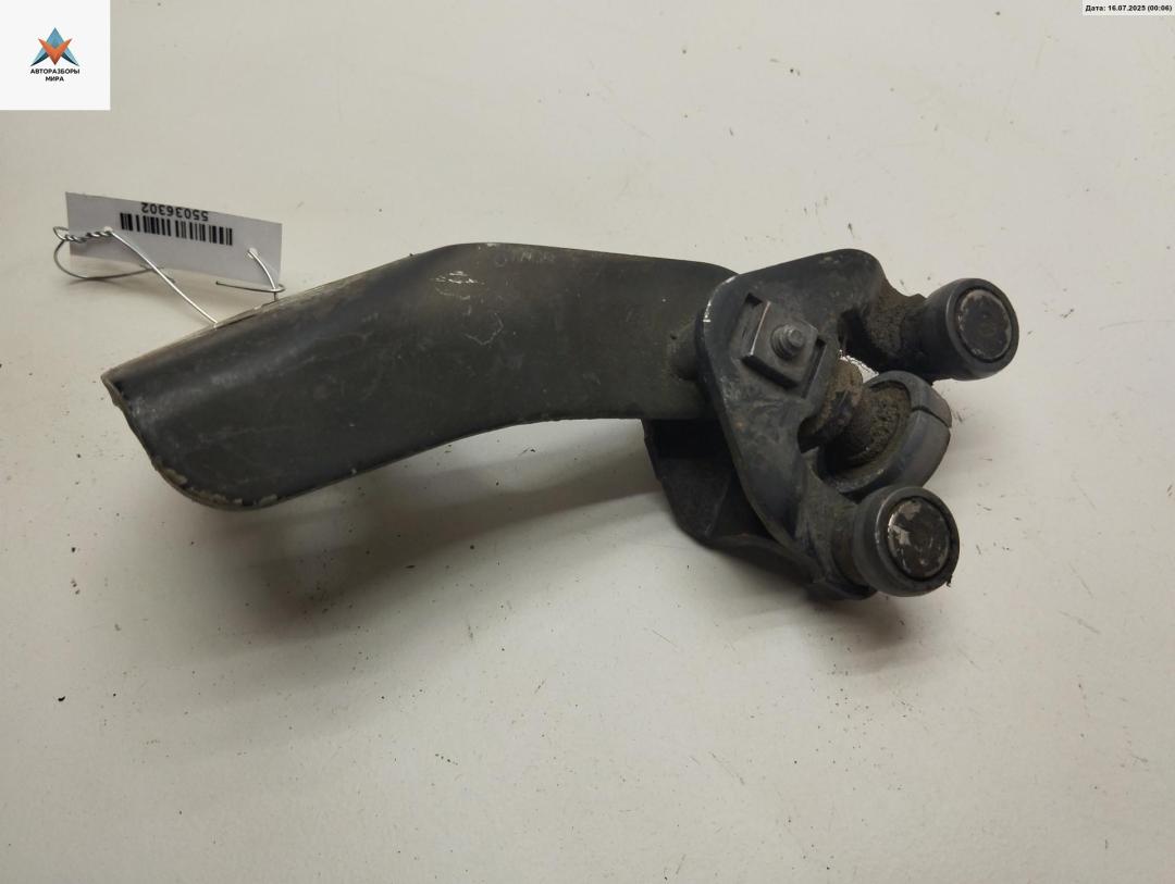 ролик двери сдвижной Ford Tourneo Connect 1 поколение 2008, 1.8 л., дизель, МКПП, серый, фургон, 2T14V25023 - фото №1