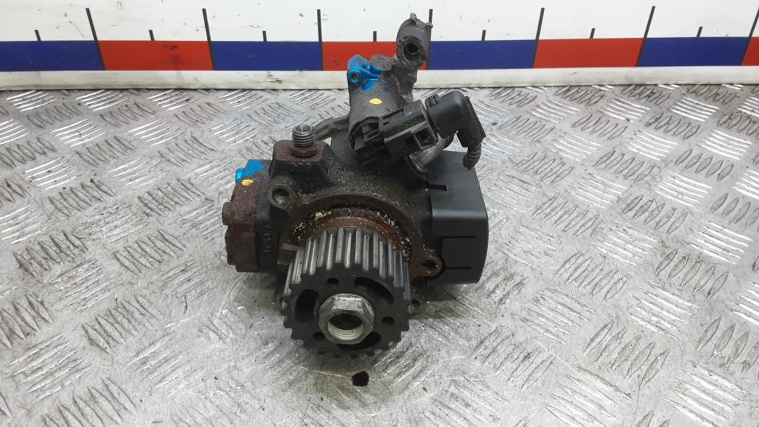 ТНВД Skoda Rapid 1 поколение 2014, 1.6 л., дизель, АКПП, хетчбэк 5 дв., 03L130755AL - фото №1