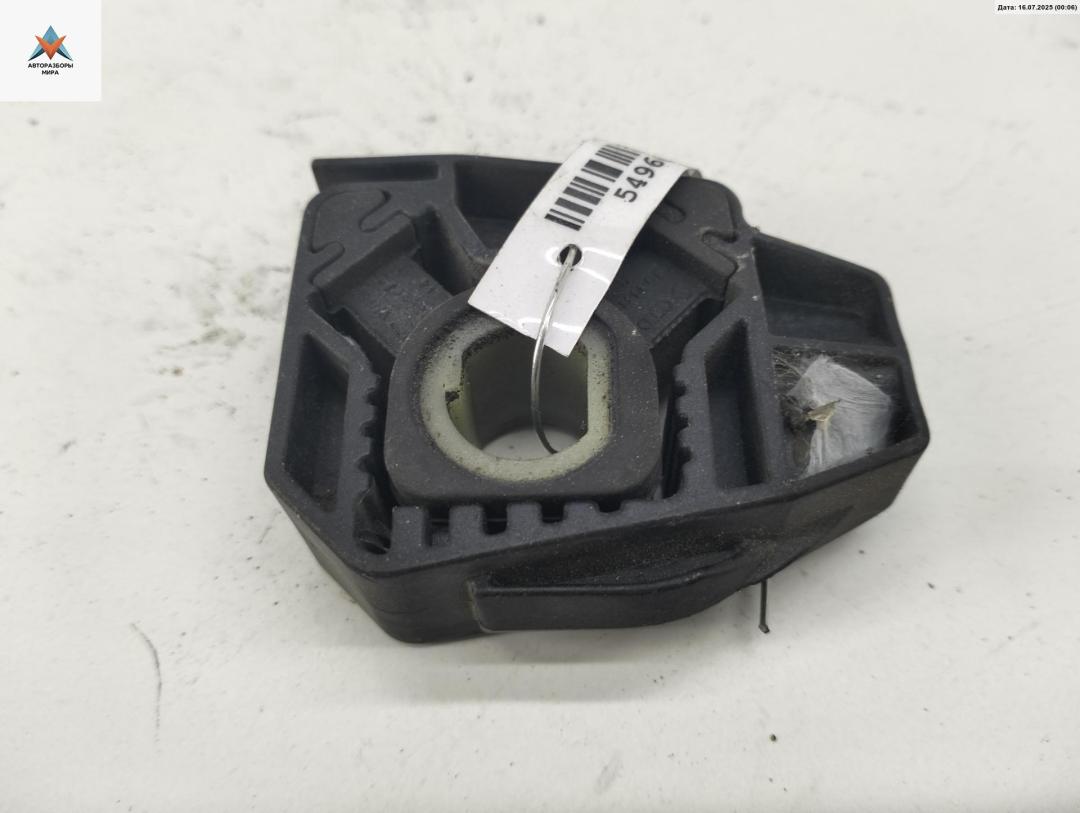 кронштейн радиатора Audi A3 8L 1997, 1.6 л., бензин, МКПП, чёрный, хетчбэк 3 дв., 1J0806155B - фото №1