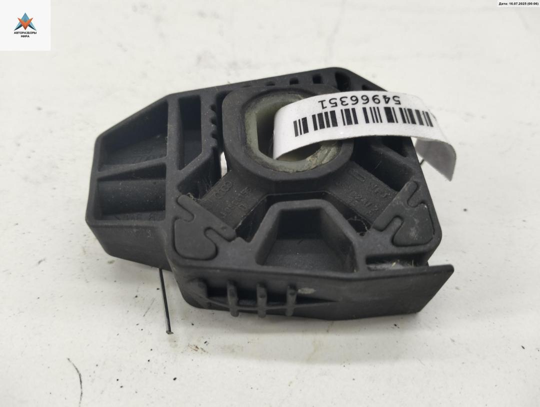 кронштейн радиатора Volkswagen Golf 4 поколение 2000, 1.9 л., дизель, МКПП, серый, хетчбэк 5 дв., 1J0806156D - фото №1