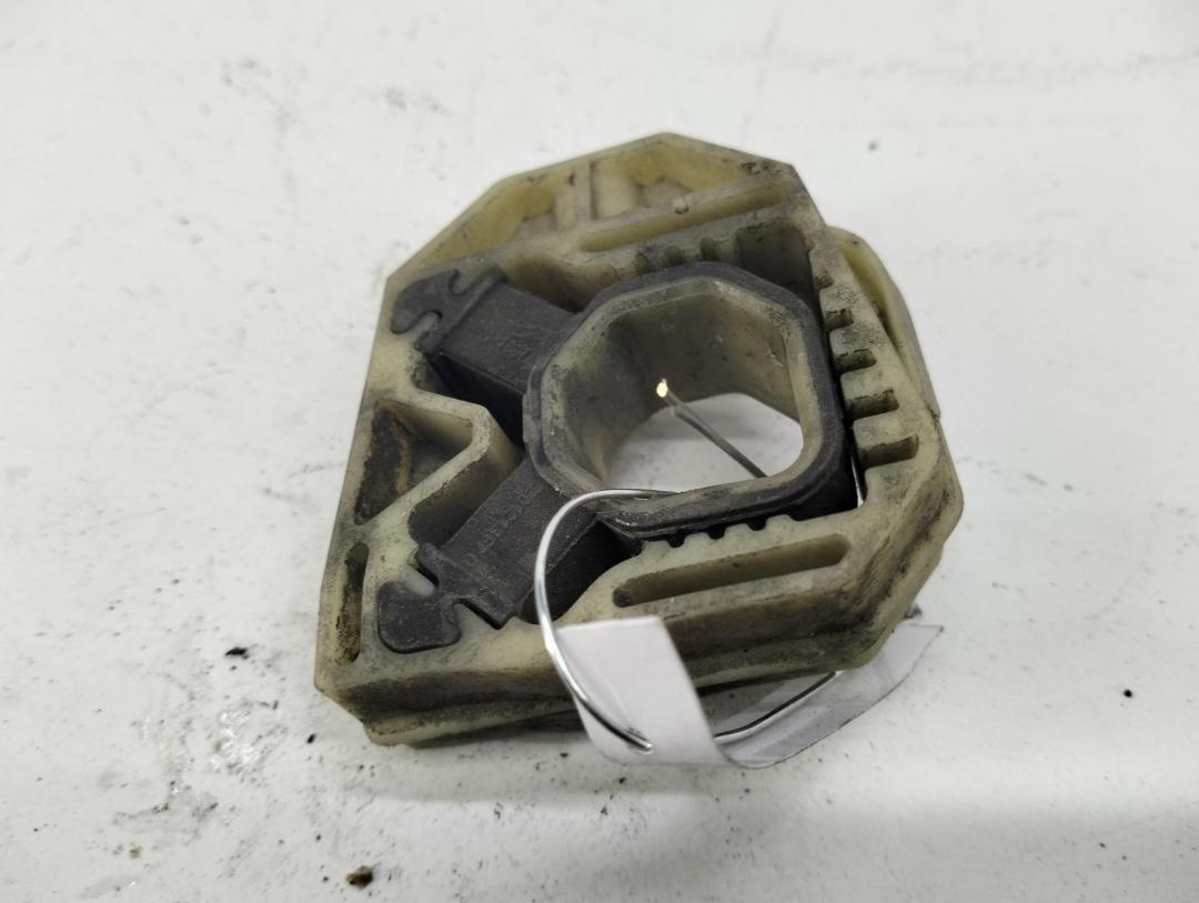 кронштейн радиатора Volkswagen Caddy 2011, 1.6 л., дизель, МКПП, белый, фургон, 1K0121867C