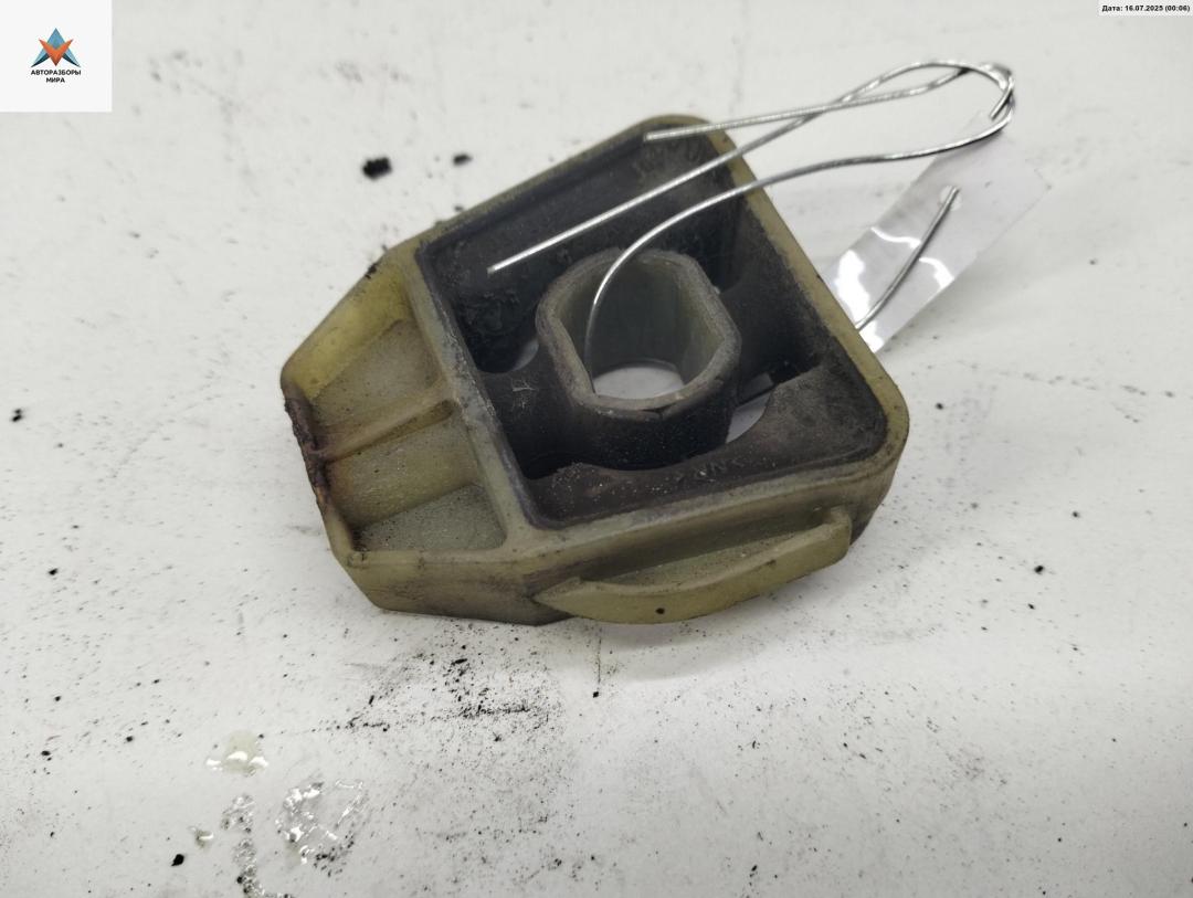 кронштейн радиатора Volkswagen Bora 1 поколение 2004, 2.0 л., бензин, МКПП, чёрный, седан, 3855C - фото №1