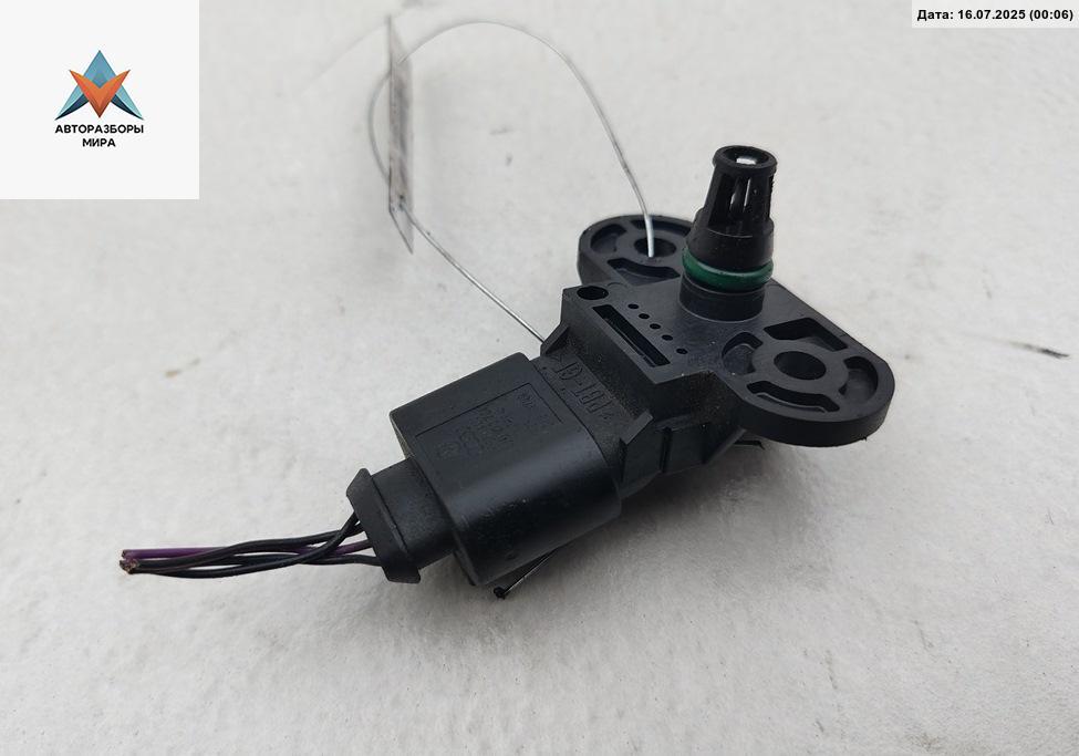 датчик абсолютного давления Audi A6 4F/C6 2005, 2.4 л., бензин, АКПП, синий, седан, 03C906051 - фото №1