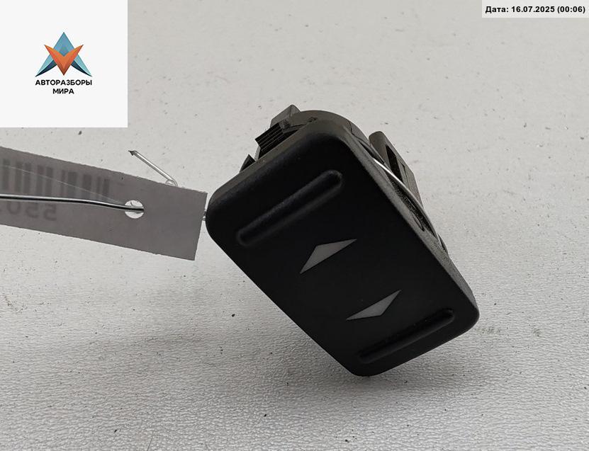 кнопка стеклоподъемника заднего левого Ford S-Max 1 поколение 2008, 2.0 л., дизель, АКПП, серый, минивэн, 6M2T14529AD - фото №1