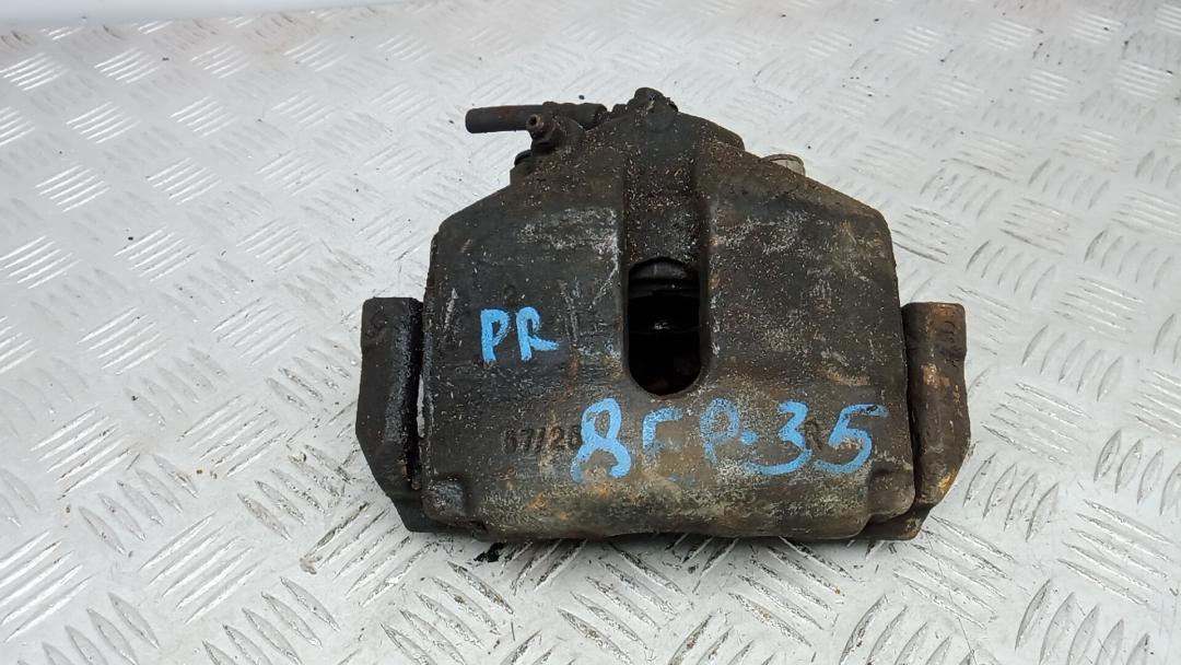 суппорт передний правый Volkswagen Scirocco 3 поколение 2010, 2.0 л., дизель, МКПП, хетчбэк 5 дв. - фото №1