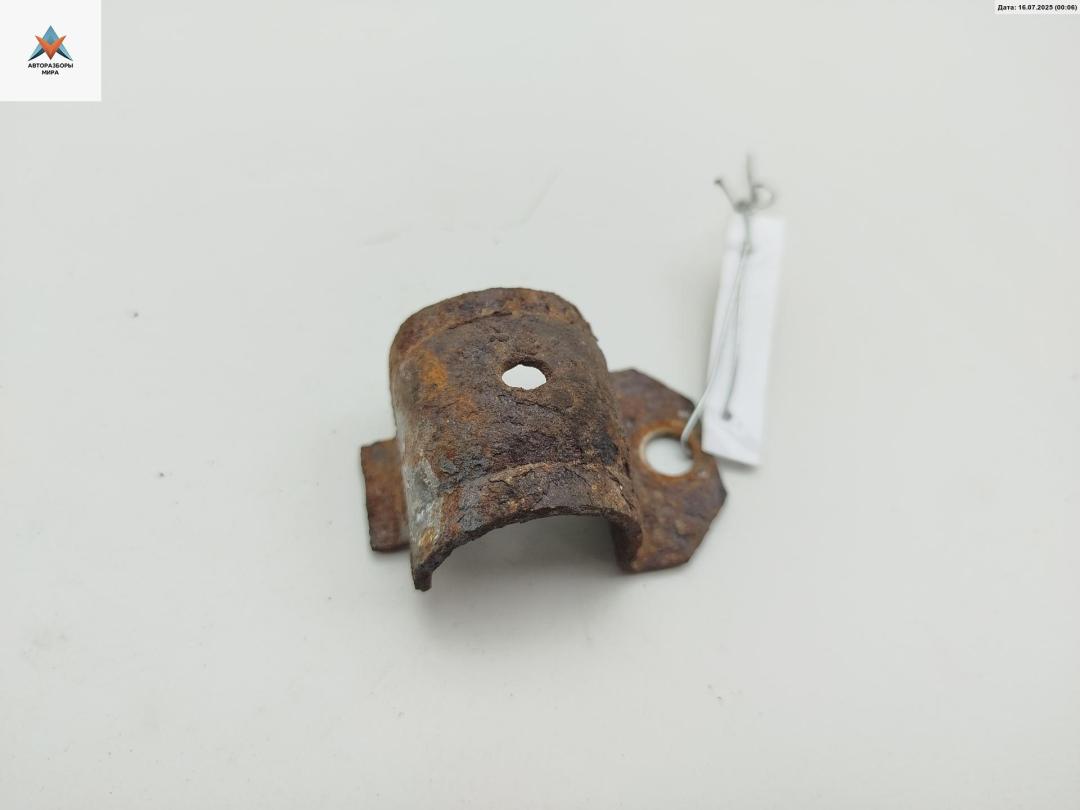 Крепление втулки стабилизатора заднего BMW 3 серия E36 1991, 1.8 л., бензин, АКПП, белый, седан - фото №1