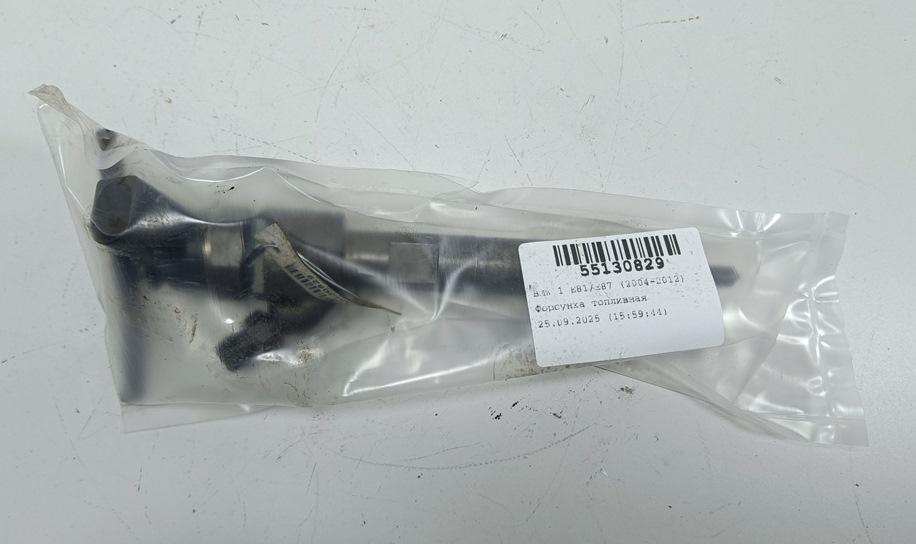 форсунка BMW 1 E81/E87 2007, 2.0 л., дизель, МКПП, серый, хетчбэк 5 дв., 7798446