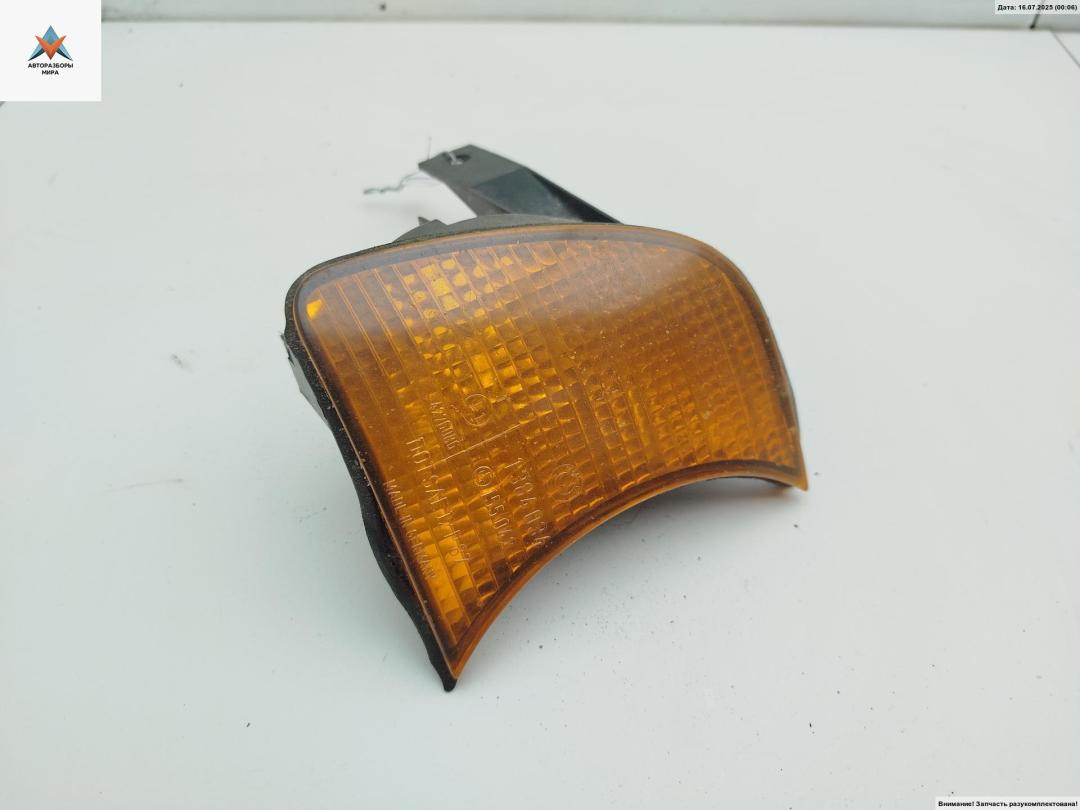 Поворотник (указатель поворота) правый BMW 5 серия E34 1990, 2.5 л., бензин, МКПП, синий, седан, 1384034 - фото №1