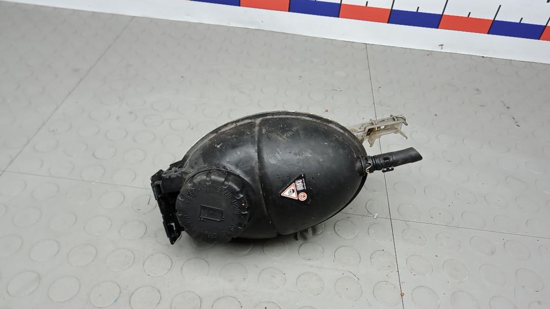 бачок расширительный Mercedes-Benz C-Класс W204/S204 2007, 2.2 л., дизель, АКПП, седан, A2045000549 - фото №1