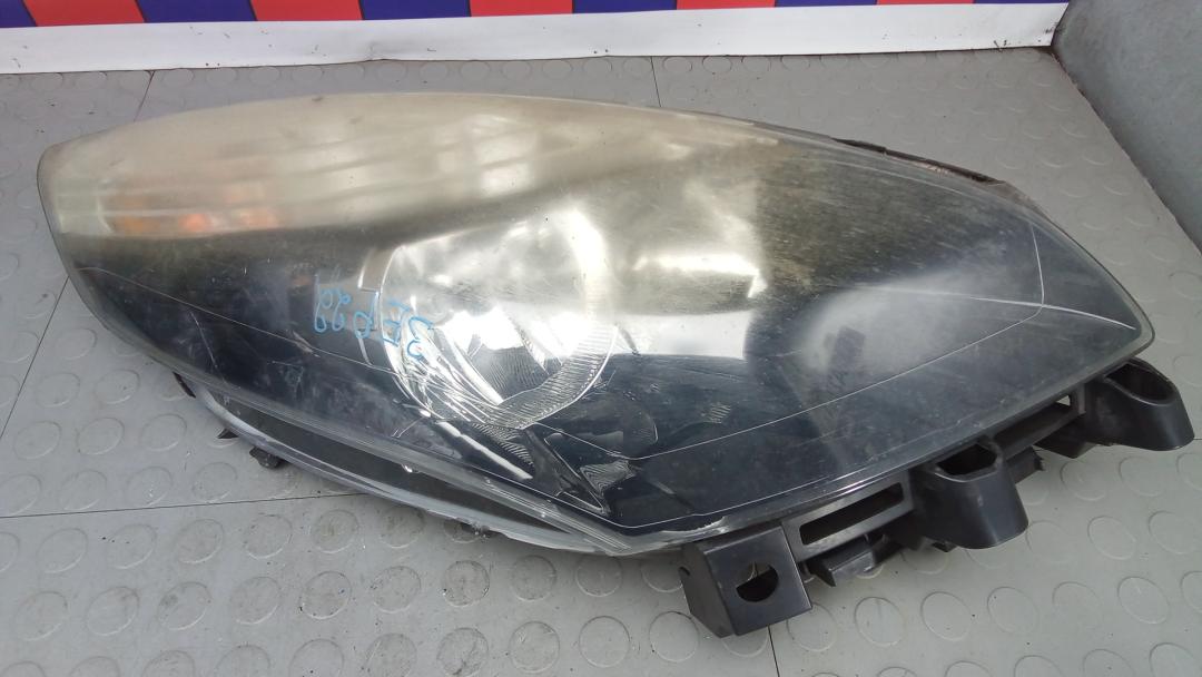 фара правая Renault Scenic 3 поколение 2010, 1.5 л., дизель, МКПП, минивэн - фото №1