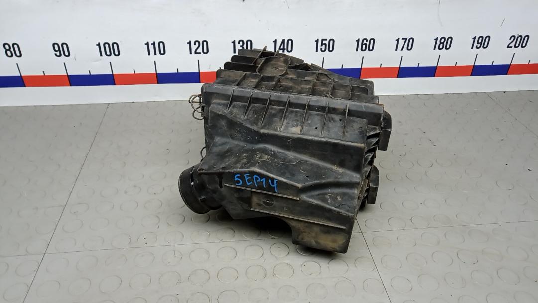 корпус воздушного фильтра Ford Transit 6 поколение 2002, 2.4 л., дизель, МКПП, микроавтобус - фото №1