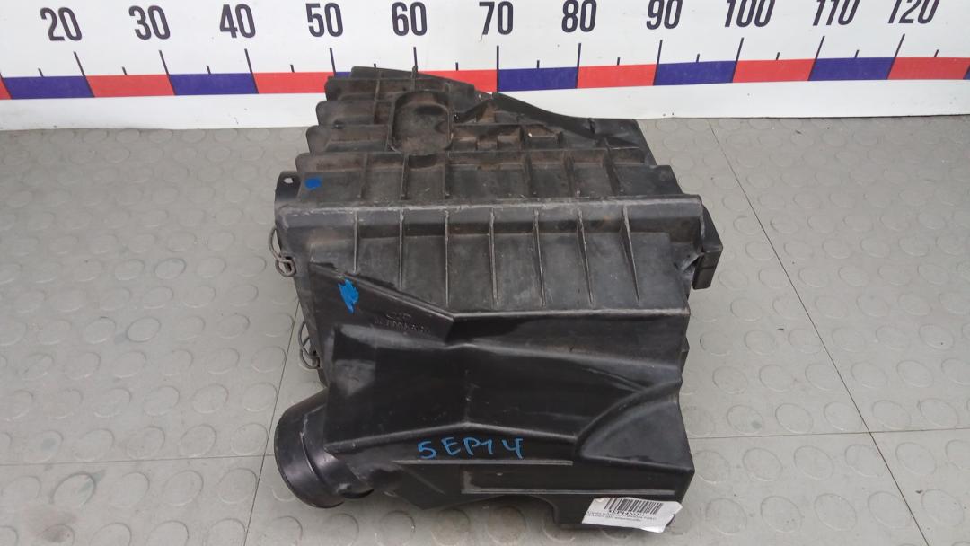 корпус воздушного фильтра Ford Transit 6 поколение 2002, 2.4 л., дизель, МКПП, микроавтобус - фото №1