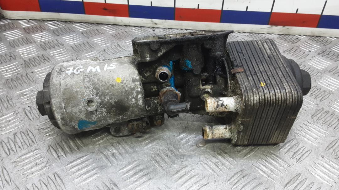 Корпус масляного фильтра дизельный Volkswagen Passat B6 2008, 2.0 л., дизель, МКПП, седан, 045115389J, 038117021D - фото №1