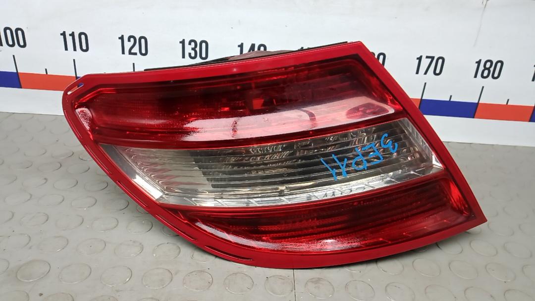фонарь задний левый Mercedes-Benz C-Класс W204/S204 2007, 2.2 л., дизель, АКПП, седан, 2048200164 - фото №1
