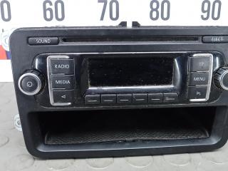 магнитола Volkswagen Touran 1 поколение [2-й рестайлинг] 2012, 1.6 л., дизель, МКПП, минивэн, 5K0035156A