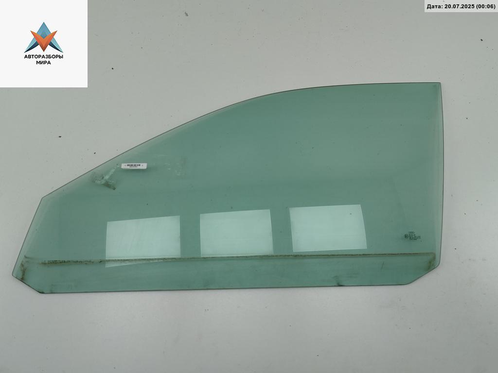 стекло двери передней левой Audi A4 B5 1995, 1.8 л., бензин, АКПП, красный, седан - фото №1