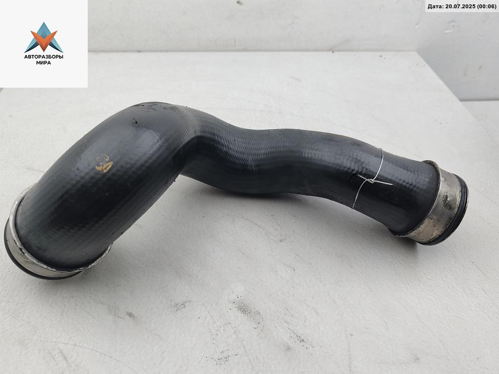 патрубок интеркулера Mercedes-Benz C-Класс W203/S203/CL203 2003, 2.2 л., дизель, АКПП, серый, седан, 2035282182 - фото №1