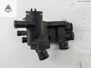 корпус термостата Volkswagen Golf 4 поколение 1998, 1.4 л., бензин, МКПП, чёрный, хетчбэк 5 дв., 032121111