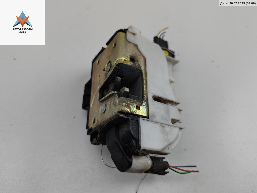 замок двери передней правой Volkswagen Golf 3 поколение 1993, 1.4 л., бензин, МКПП, серый, хетчбэк 5 дв., 1H0862154 - фото №1