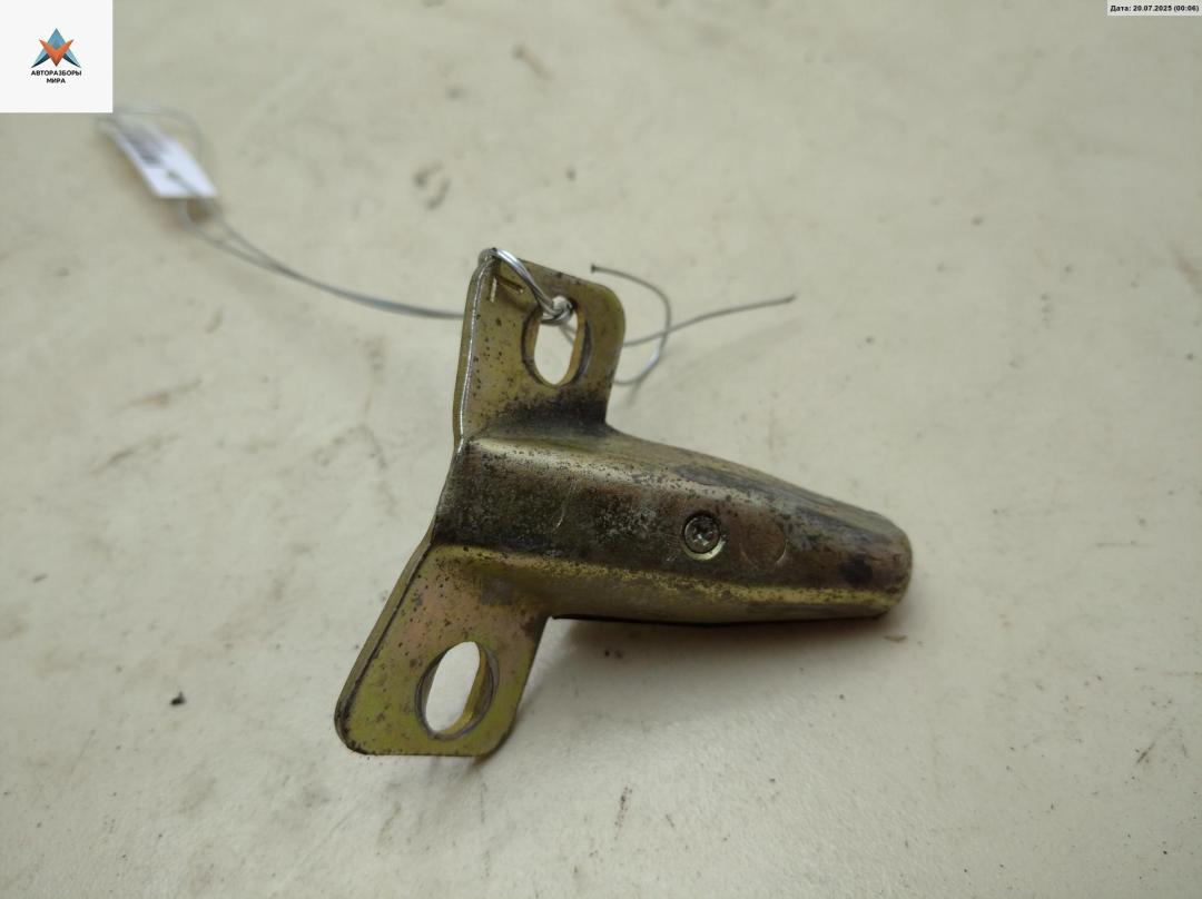 ответная часть (скоба) замка двери Volkswagen Transporter T4 1992, 2.4 л., дизель, МКПП, серый, микроавтобус, 701829733 - фото №1