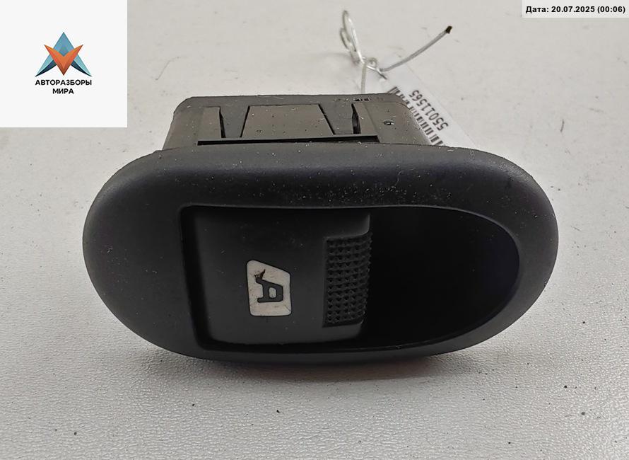кнопка стеклоподъемника переднего правого Citroen C3 1 поколение 2005, 1.6 л., дизель, МКПП, серый, хетчбэк 5 дв., 96401469 - фото №1