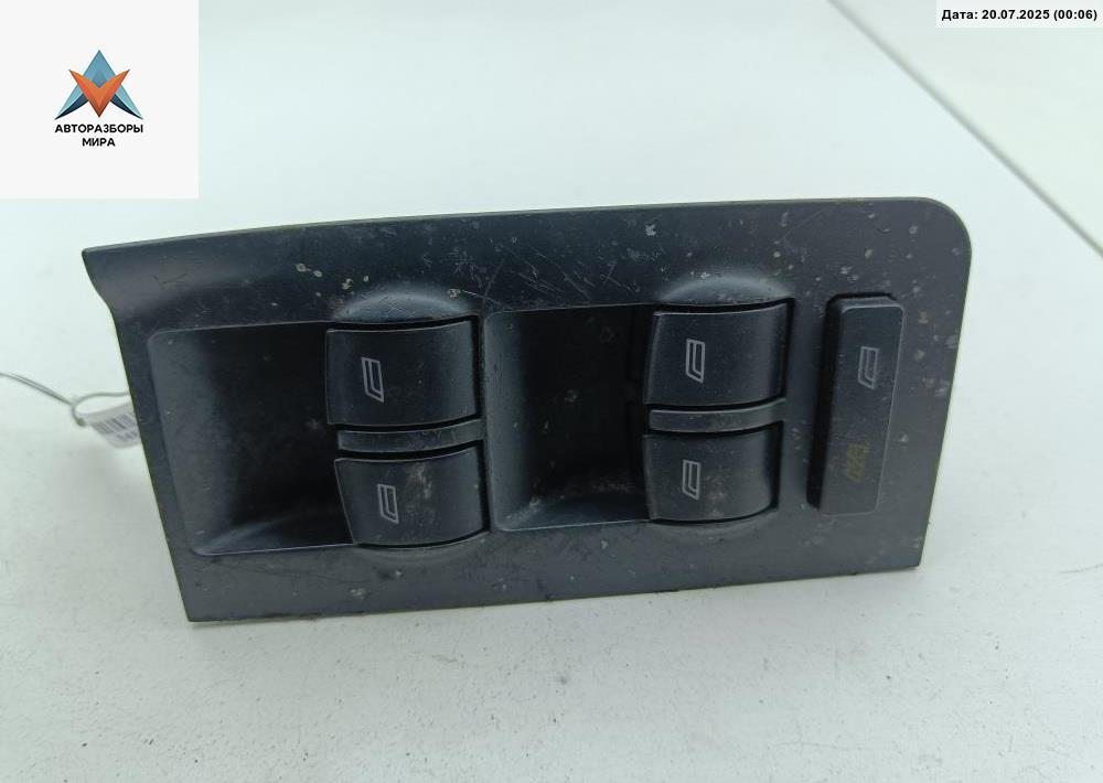 блок управления стеклоподъемниками Audi A6 4B/C5 1999, 2.5 л., дизель, МКПП, серый, универсал, 4B0959851 - фото №1