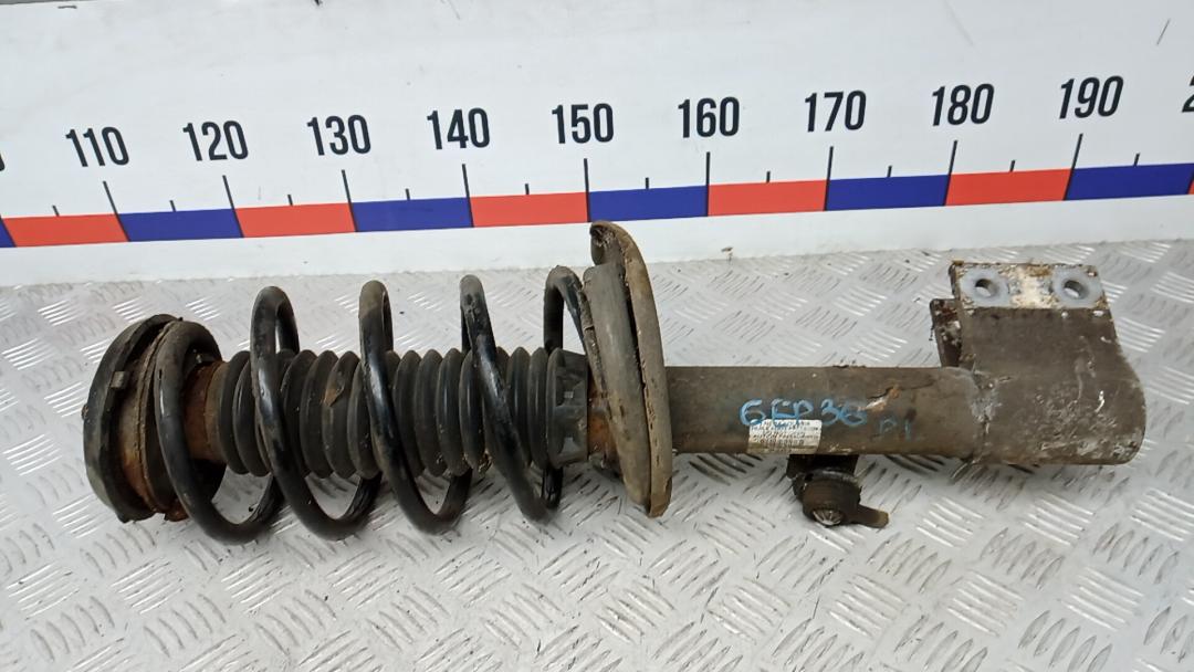 Стойка Peugeot 3008 1 поколение 2010, 1.6 л., дизель, МКПП, хетчбэк 5 дв. - фото №1