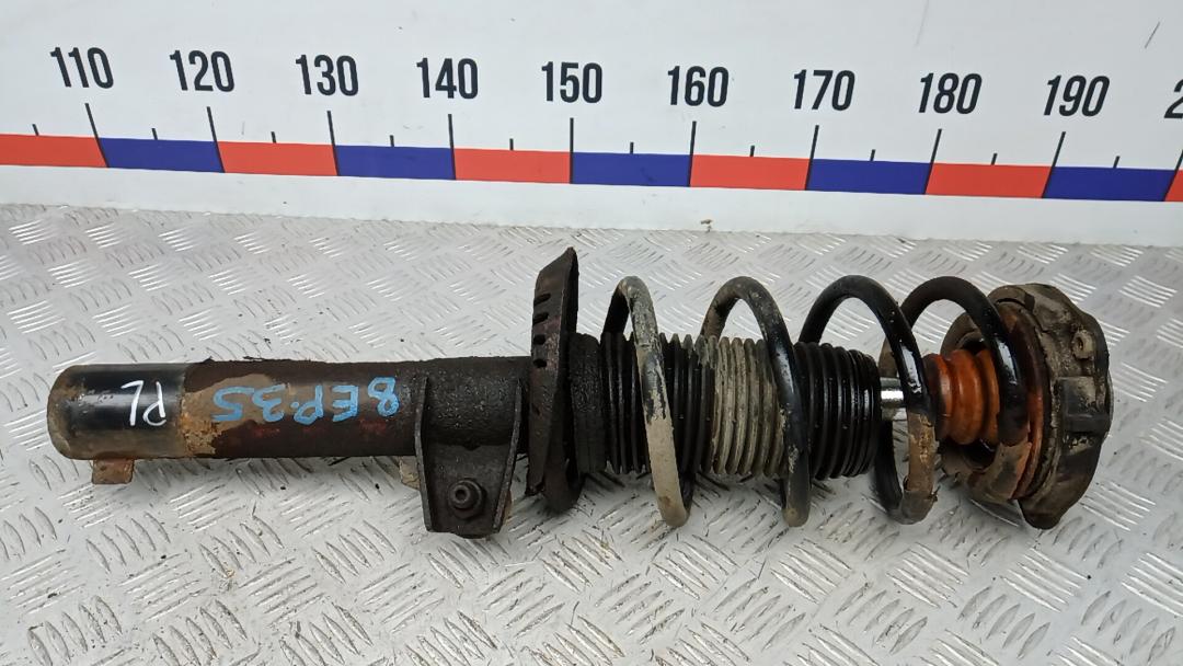 Стойка Volkswagen Scirocco 3 поколение 2010, 2.0 л., дизель, МКПП, хетчбэк 5 дв. - фото №1