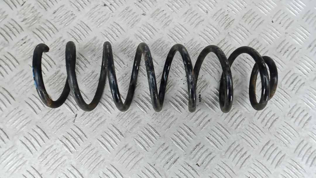 пружина задняя Renault Megane 3 поколение 2009, 1.5 л., дизель, МКПП, хетчбэк 5 дв. - фото №1