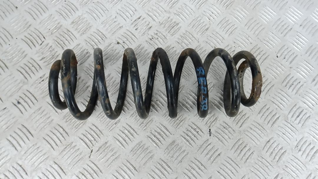 пружина задняя Volkswagen Passat B6 2008, 2.0 л., бензин, МКПП, седан, 3C0511115AC - фото №1