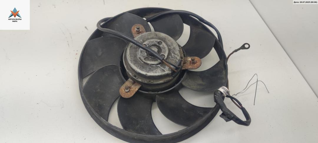 вентилятор радиатора Audi 100 4A/C4 1992, 2.3 л., бензин, АКПП, красный, седан - фото №1