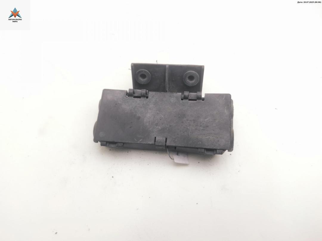 кронштейн (крепление) BMW 5 серия E60/E61 2004, 2.2 л., бензин, МКПП, чёрный, седан, 6927793 - фото №1