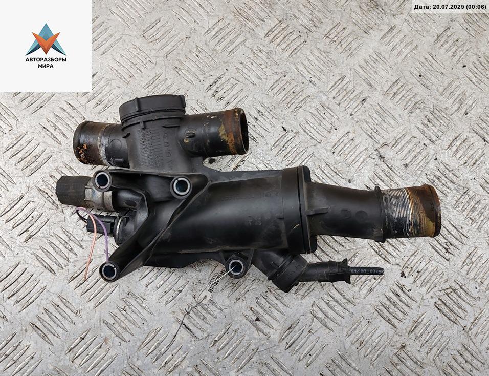 корпус термостата Citroen C4 Grand Picasso 1 поколение 2008, 2.0 л., дизель, АКПП, серый, минивэн, 9656182980 - фото №1