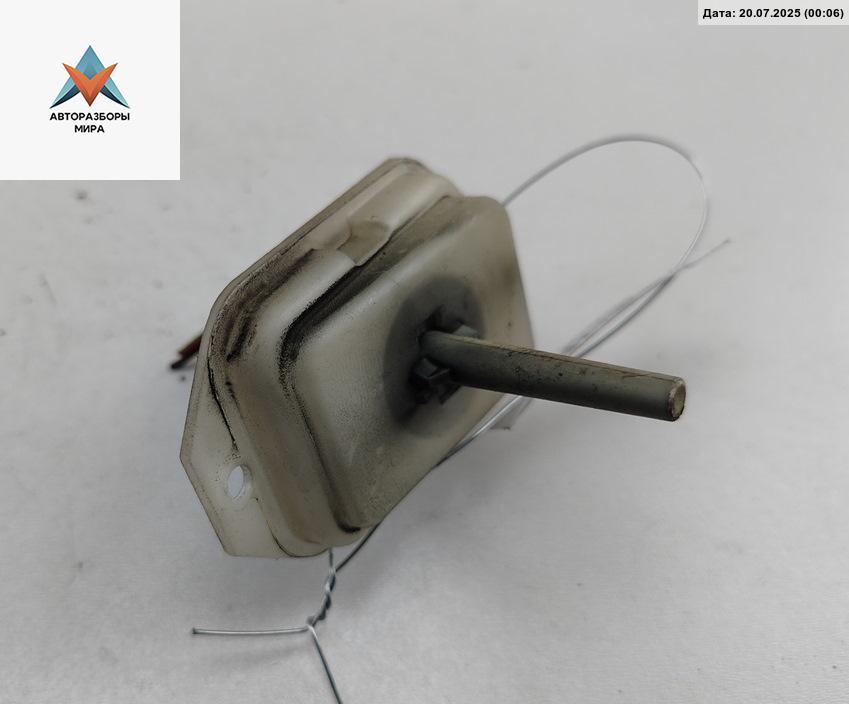 датчик температуры Audi A6 4A/C4 1996, 2.0 л., бензин, МКПП, серый, седан, 4A0819365 - фото №1