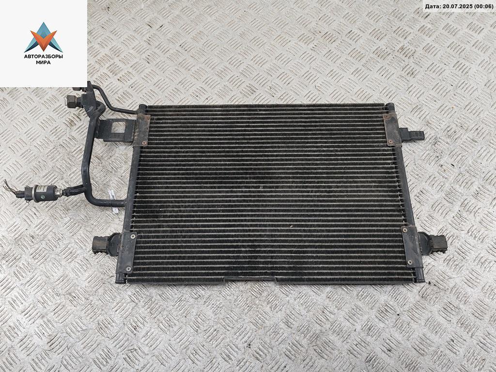 радиатор кондиционера Audi A4 B5 1995, 1.8 л., бензин, АКПП, красный, седан, 8D0260401A - фото №1