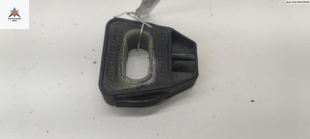 кронштейн радиатора Audi A3 8L 1999, 1.8 л., Ti, бензин, МКПП, серый, хетчбэк 5 дв., 1J0806157A - фото №1