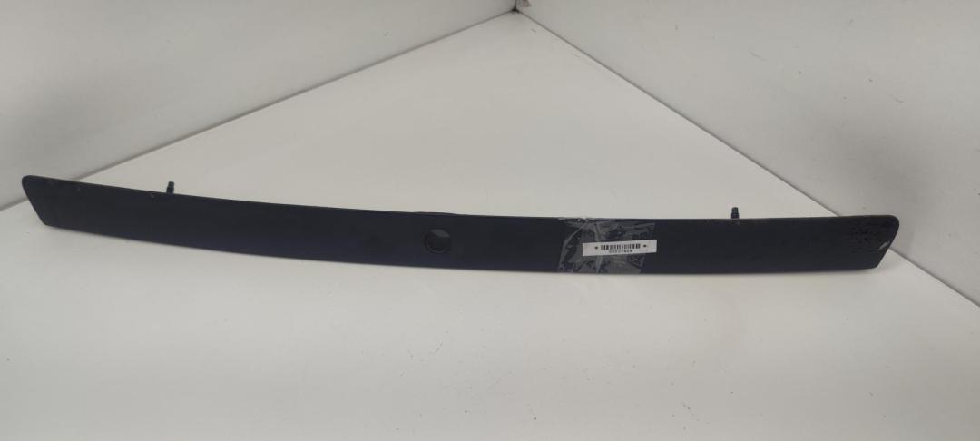 накладка подсветки номера Audi A4 B5 1999, 1.8 л., бензин, МКПП, синий, седан, 8D5827576