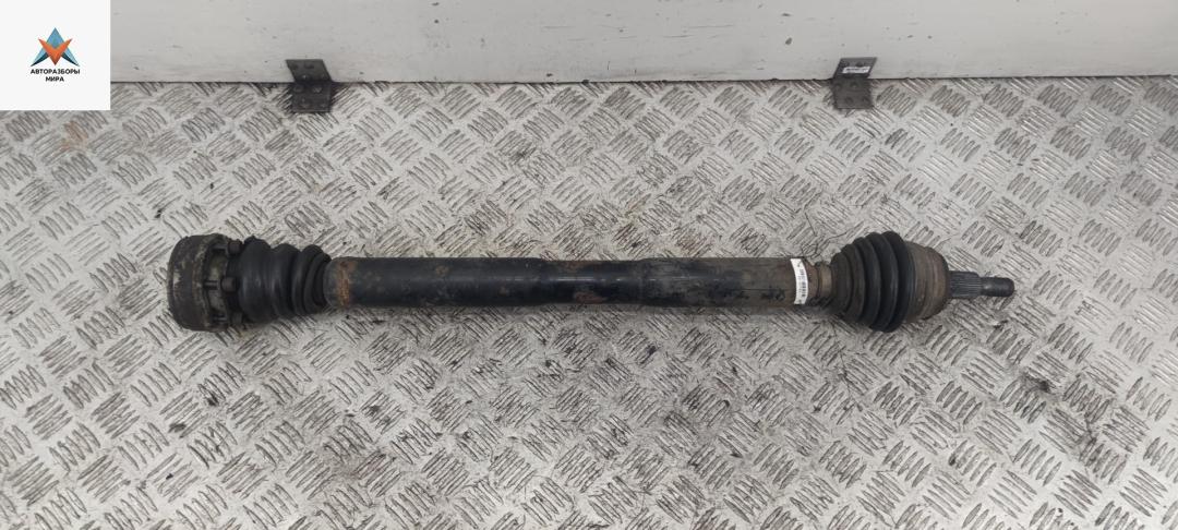 полуось передняя правая (приводной вал, ШРУС) Audi A3 8L 1997, 1.6 л., бензин, МКПП, чёрный, хетчбэк 3 дв. - фото №1