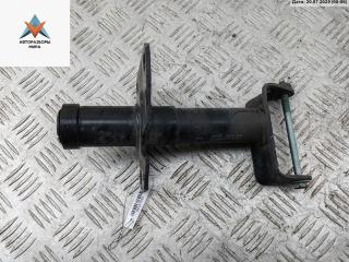 кронштейн переднего бампера Volkswagen Passat B5 1998, 1.6 л., бензин, МКПП, синий, универсал, 3B0807133