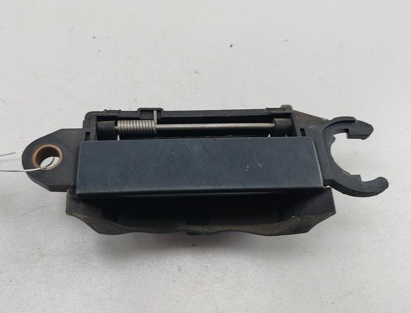 ручка наружная передняя левая Audi A4 B5 1995, 1.8 л., бензин, АКПП, красный, седан, 4A0837205