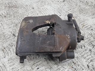 суппорт передний правый Volkswagen Polo 4 поколение 2002, 1.2 л., бензин, МКПП, чёрный, хетчбэк 3 дв.