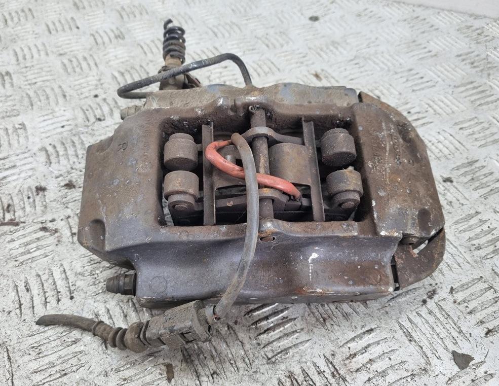 суппорт задний правый Volkswagen Touareg 2009, 3.0 л., дизель, АКПП, чёрный, внедорожник 5 дв., BREMBO