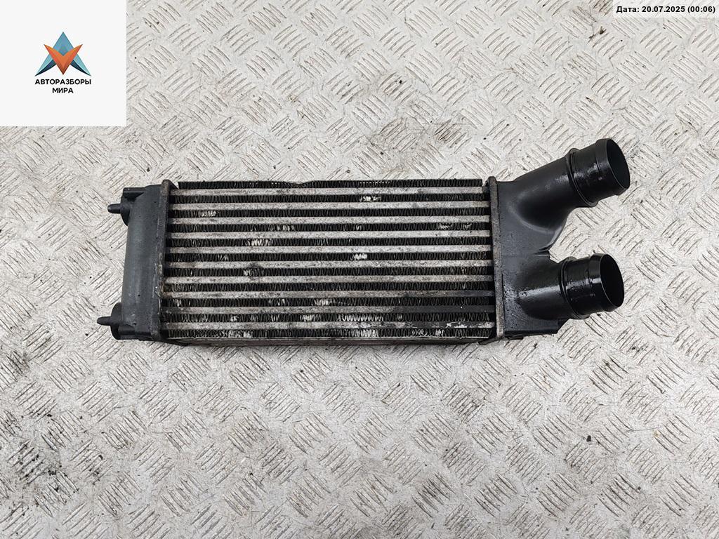 радиатор интеркулера Citroen Berlingo 2 поколение (B9) 2010, 1.6 л., дизель, МКПП, синий, фургон, 9682434580 - фото №1