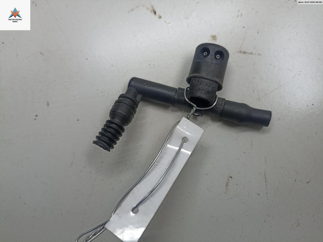 форсунка омывателя лобового стекла Opel Zafira 2 поколение (B) 2006, 1.8 л., бензин, робот, красный, минивэн - фото №1