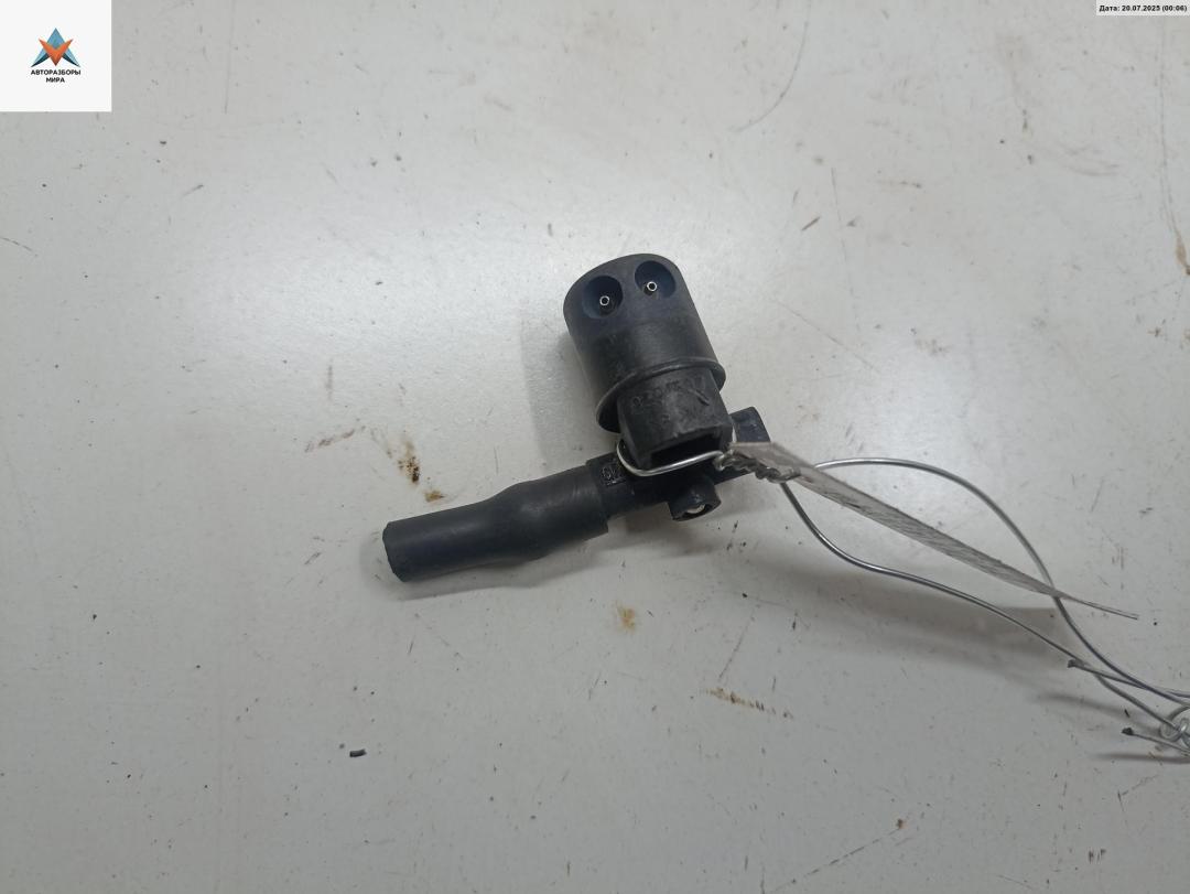 форсунка омывателя лобового стекла Opel Zafira 2 поколение (B) 2006, 1.8 л., бензин, робот, красный, минивэн - фото №1